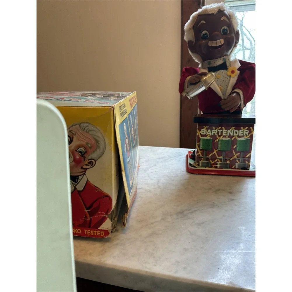 VTG African-American Rosco Bartender Charlie Weaver  Battery Powered Tin Japan